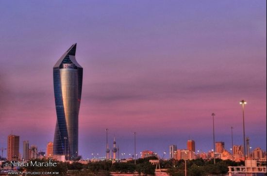Aeroportul din Kuweit a fost atacat cu drone. Incendiu masiv la rezervoarele de combustibil.