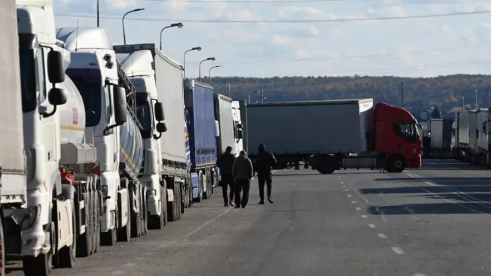 Bunuri susceptibile a fi contrafăcute, descoperite în autocare pe ruta Turcia–România
