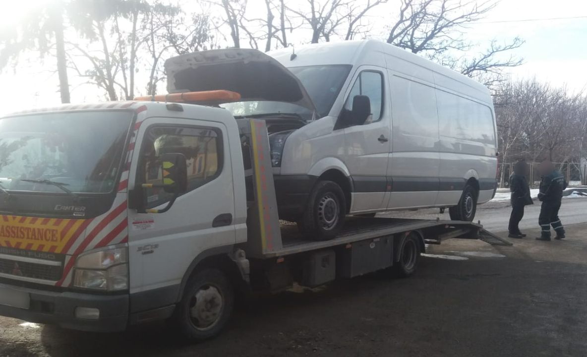 Autoutilitară, căutată de autoritățile din Germania, descoperită la Ostrov