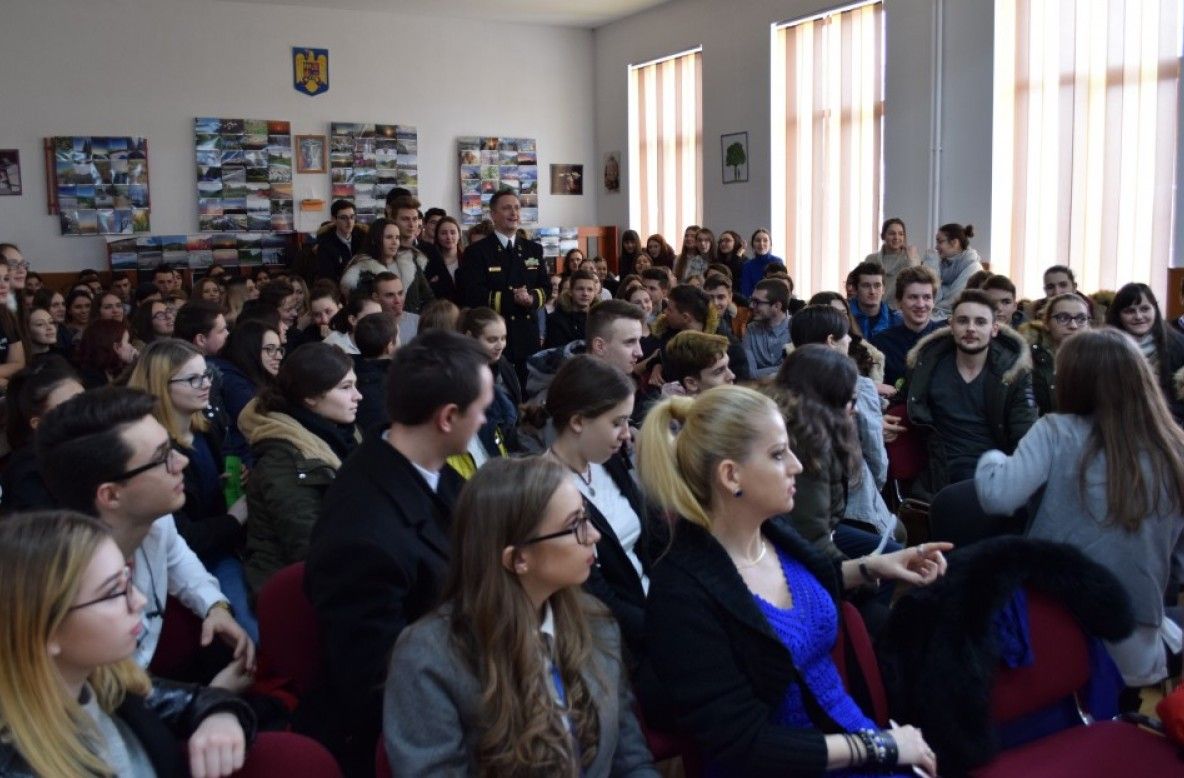 Marinarii militari acostează, timp de două zile, în județul Iași