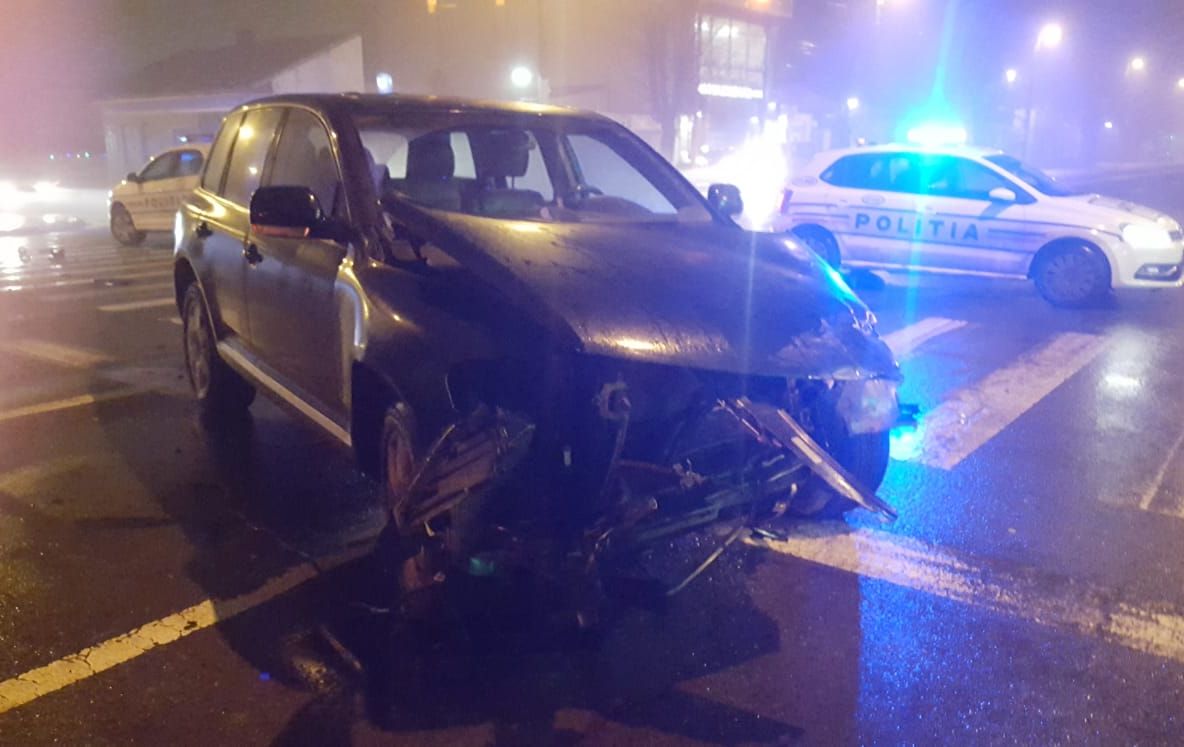 FOTO VIDEO| S-au ciocnit în intersecție din cauza neacordării de prioritate