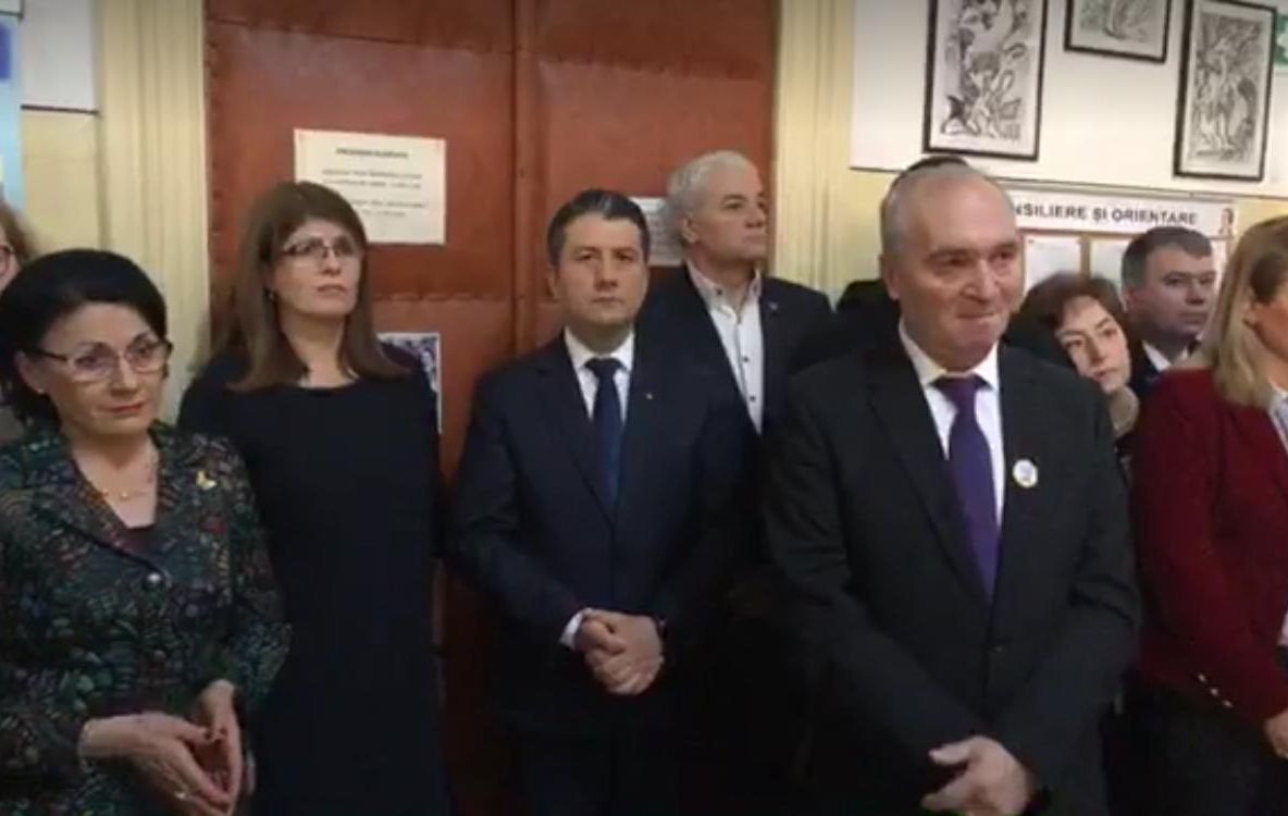 Ministrul Ecaterina Andronescu la Constanța. Cine plătește pentru greșeli?