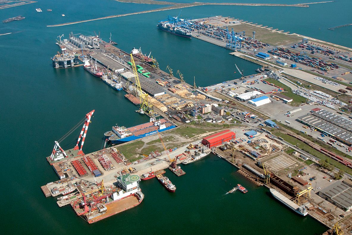 Lucrările de dragaj din Portul Constanța au intrat într-o nouă etapă