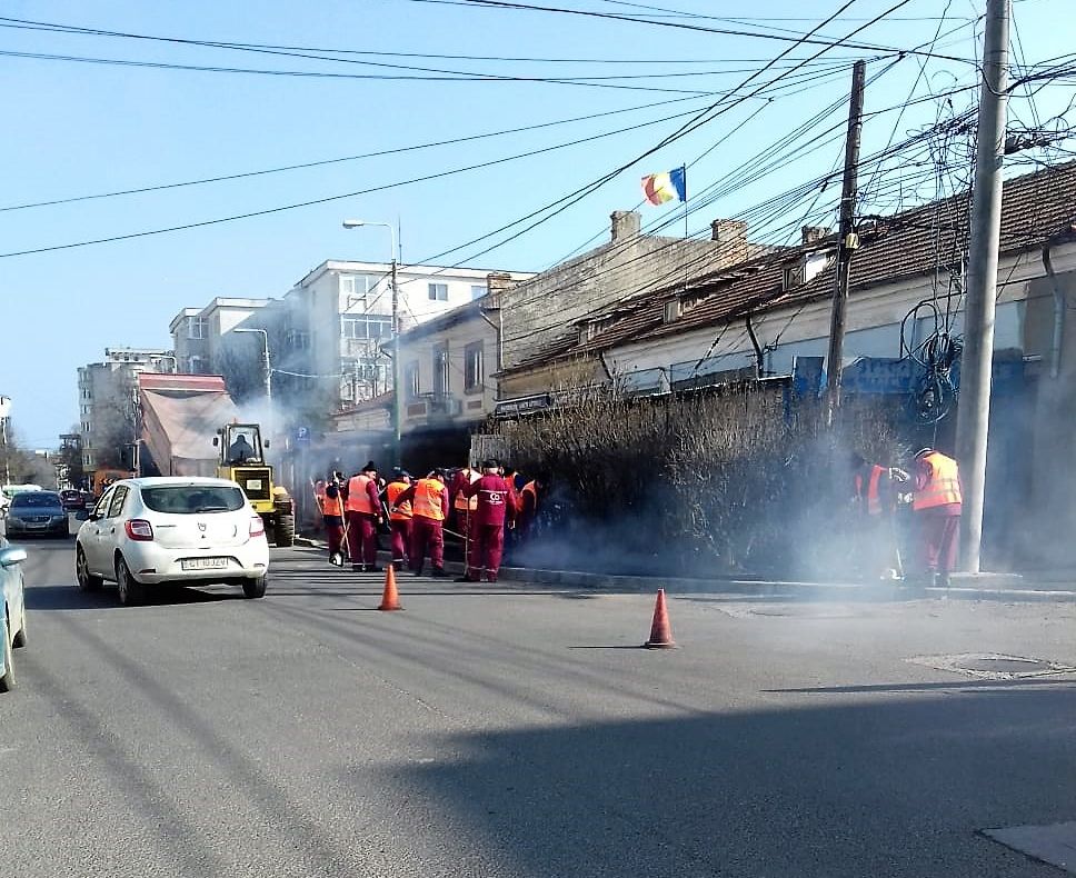 Continuă lucrările de reabilitare a trotuarelor din Constanța: strada București