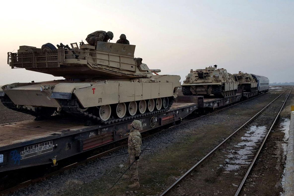 Militari americani, elicoptere, tancuri și blindate vin la Baza militară Mihail Kogălniceanu