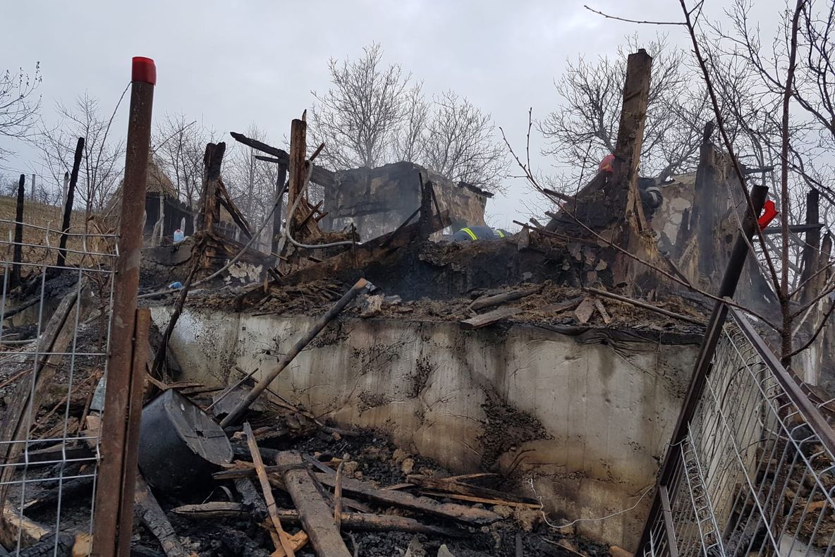 FOTO|Descoperire macabră. Ce au găsit pompierii e infiorător