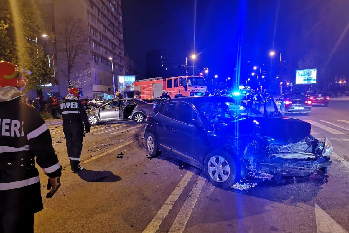 FOTO VIDEO| Trei victime în urma unui accident pe bulevardul Ferdinand