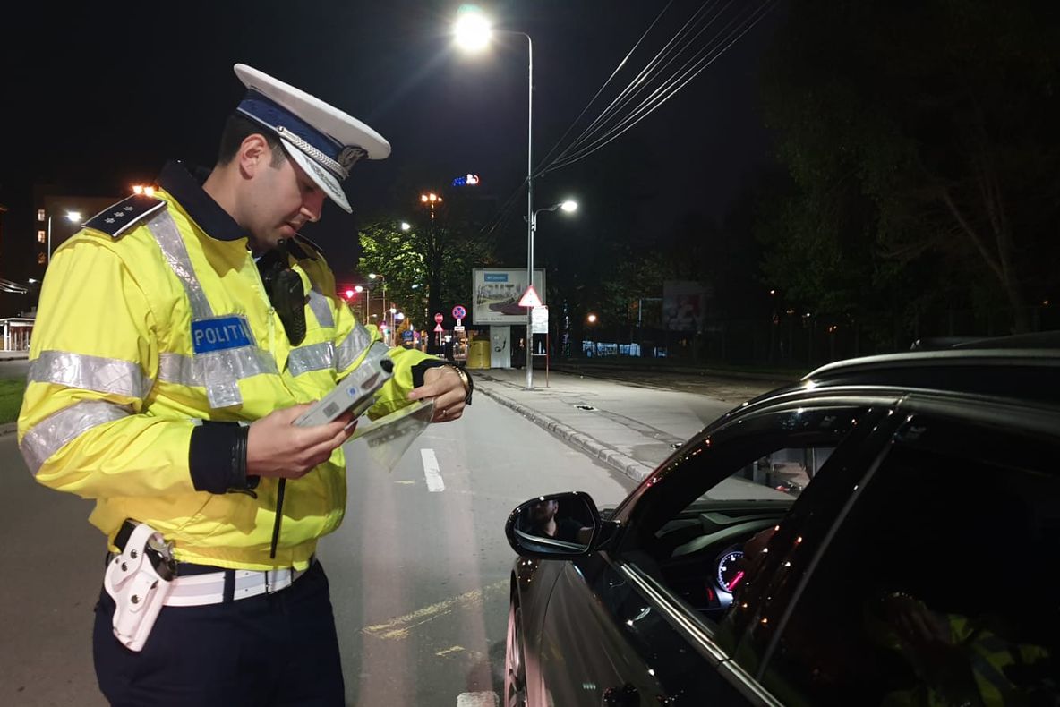 A lovit două mașini și a refuzat să fie testat cu etilotestul. Nu a scăpat de dosar penal!