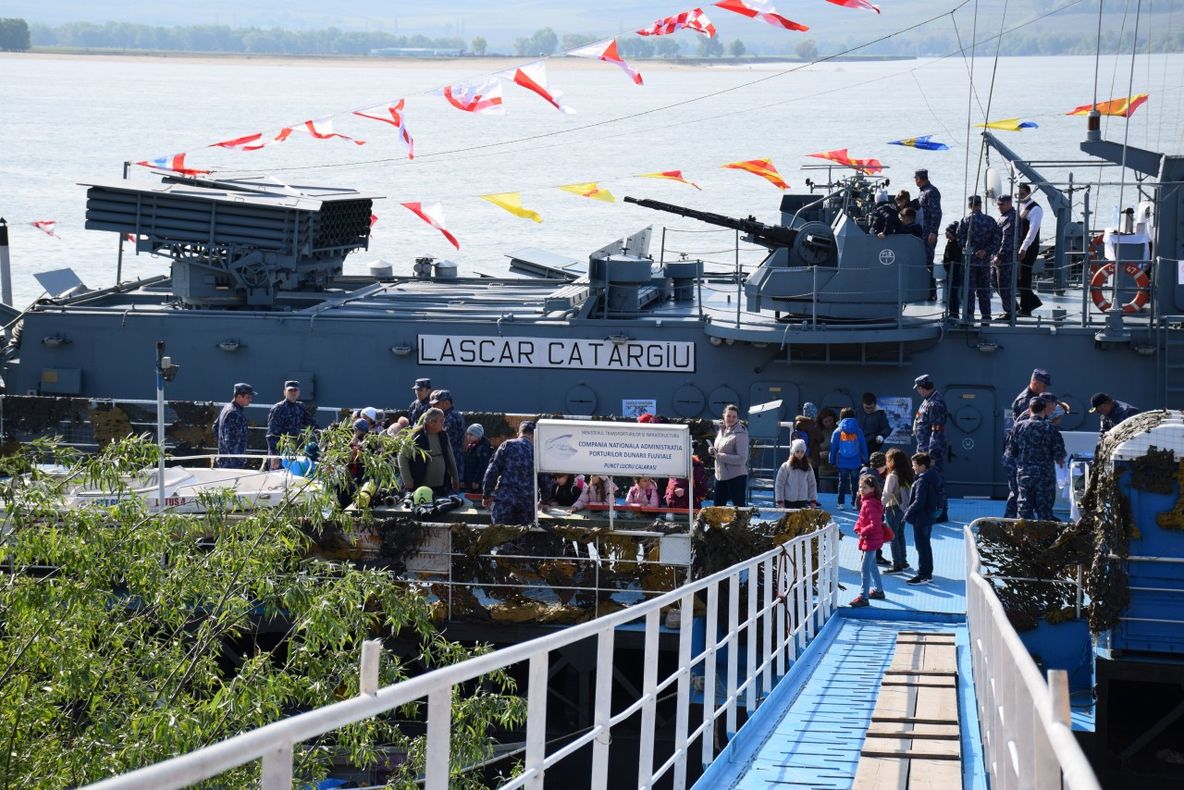 FOTO| „Armata – O Școală Altfel,”pe navele fluviale