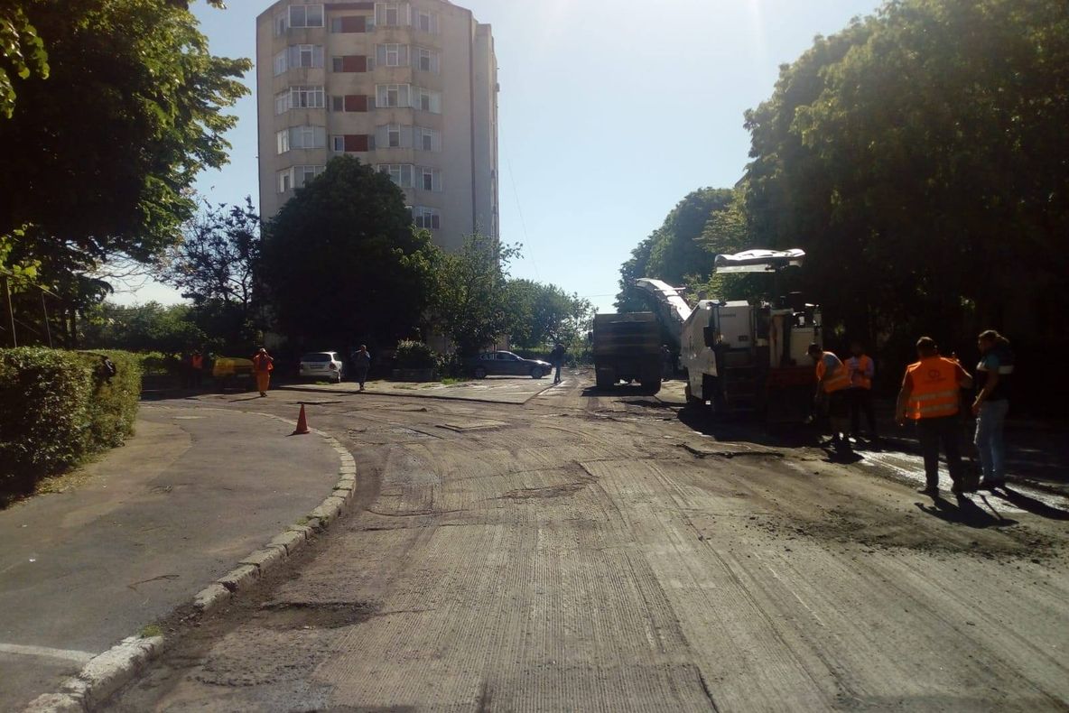 Continuă reabilitarea străzilor din oraș Constanța