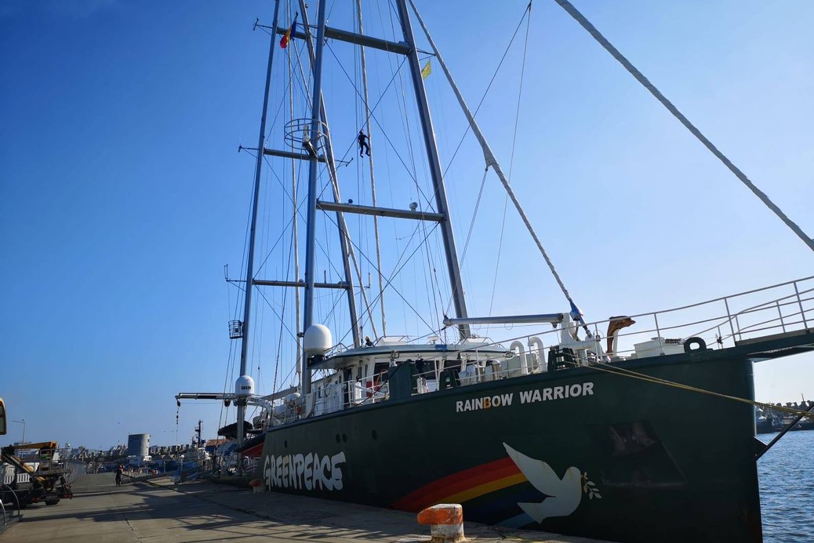 Nava-fanion Greenpeace, Rainbow Warrior, a ajuns în Portul Constanța