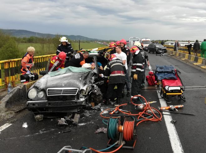 FOTO VIDEO| Cinci persoane rănite în urma unui accident la Mihail Kogălniceanu
