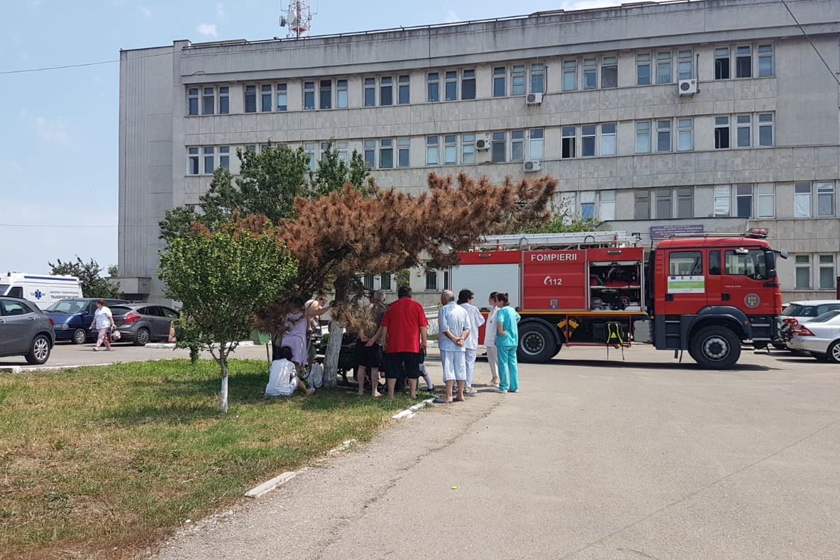 Incendiu la Spitalul CFR: aproximativ 60 de persoane evacuate