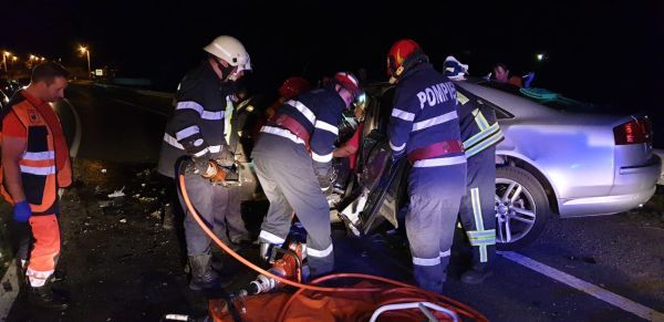 FOTO VIDEO| Copil grav rănit transportat cu elicopterul la spital