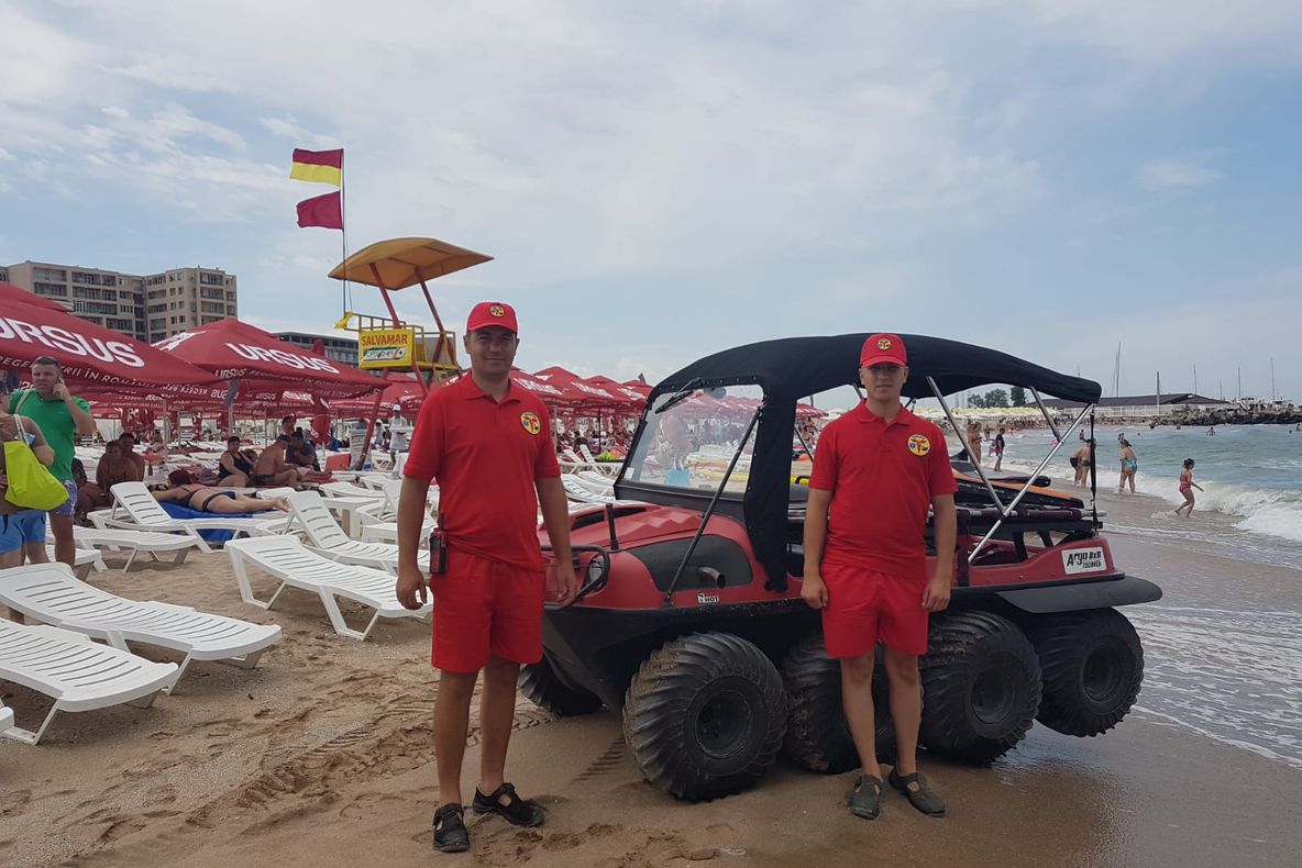 Peste 1000 de pompieri din 23 de județe vin pe litoral în această vară