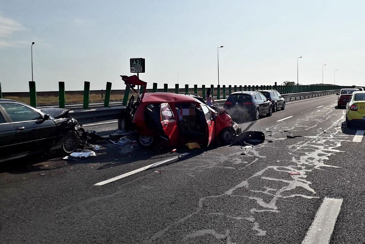Trafic întrerupt pe Autostrada A2, pe sensul spre litoral