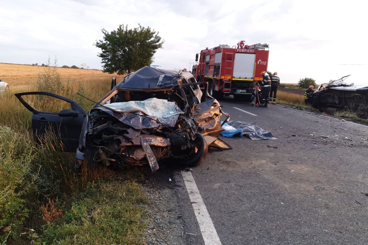 FOTO VIDEO| Tragedie pe șoselele din Constanța.Trei morți și patru răniți într-un grav accident