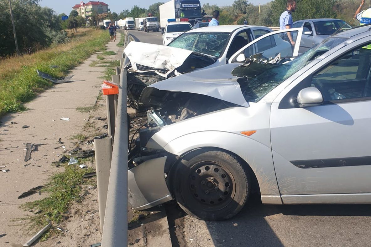 FOTO VIDEO| Accident cu trei mașini între Ovidiu și Lumina