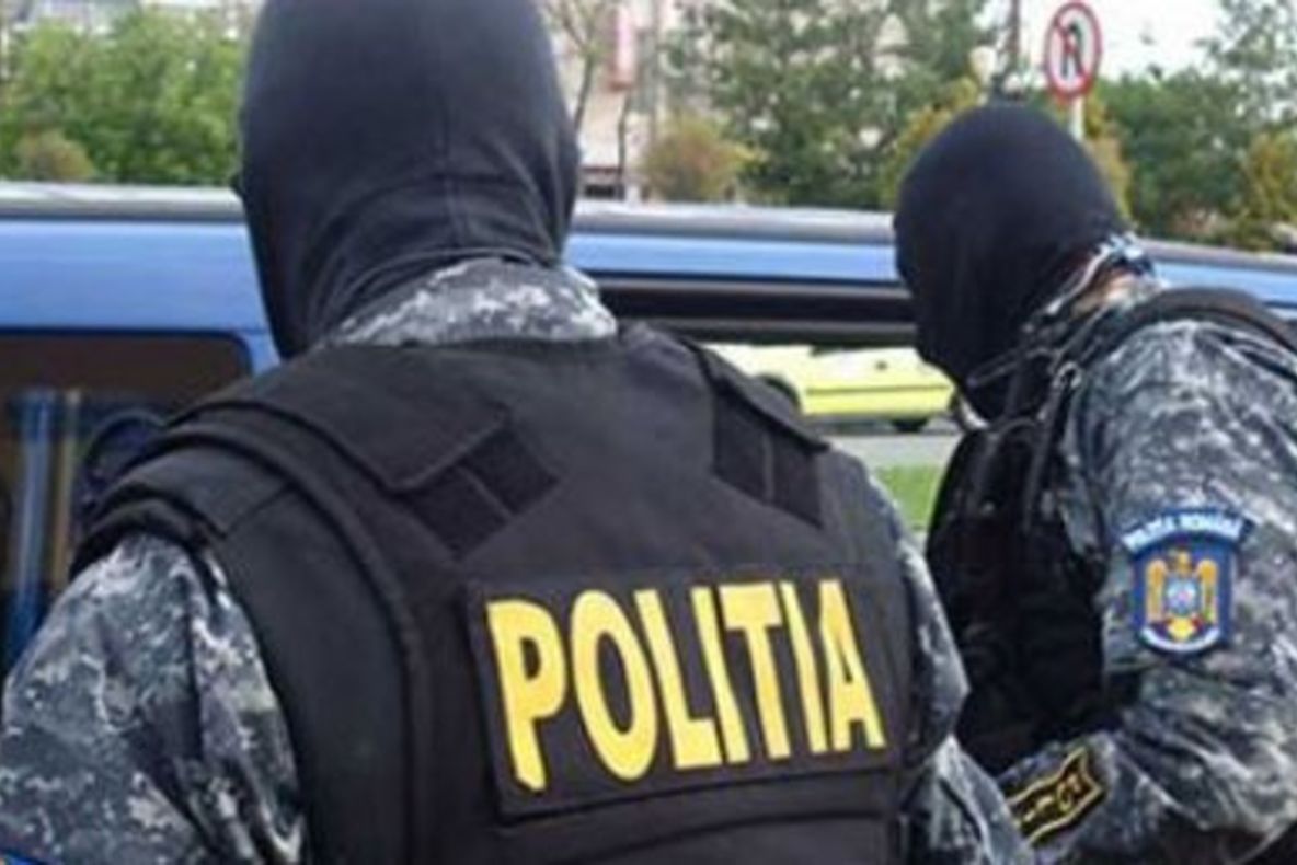 VIDEO| Percheziții de amploare la hoții din locuințe. 26 de suspecți reținuți