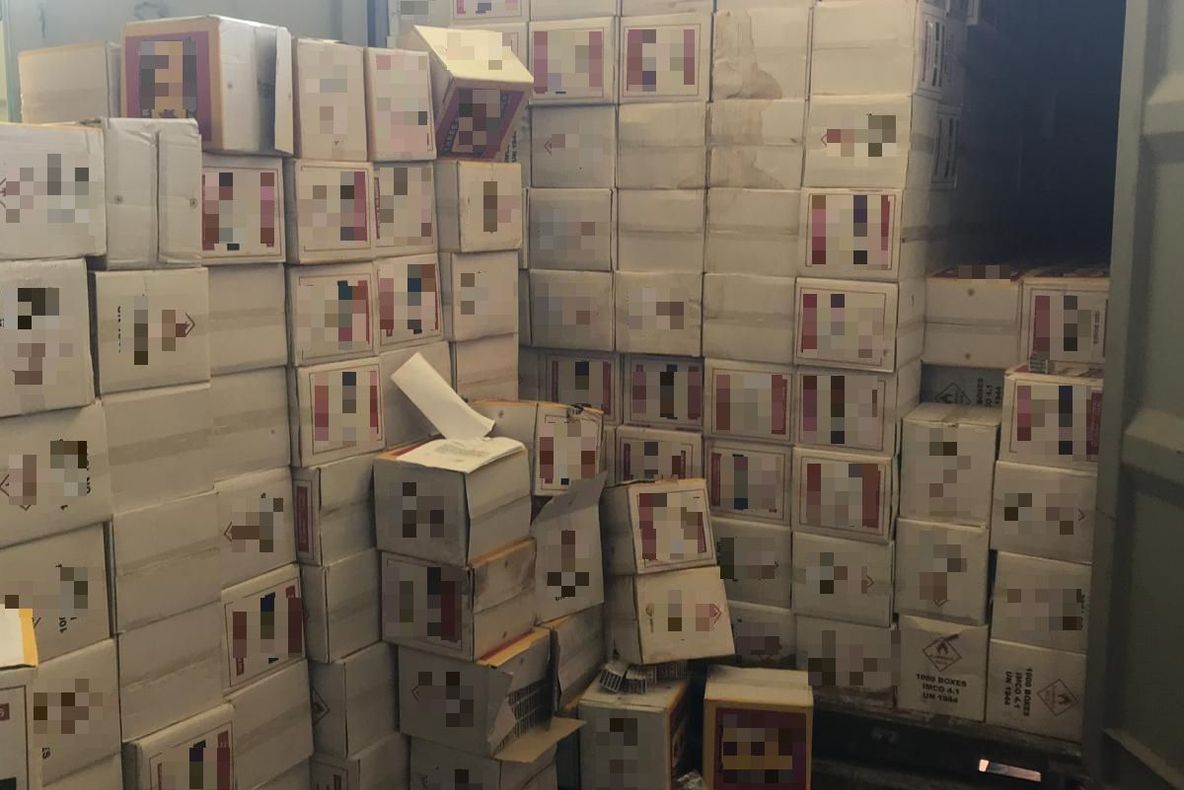 Chibrituri contrafăcute, de aproximativ un milion de lei, confiscate în portul Constanța