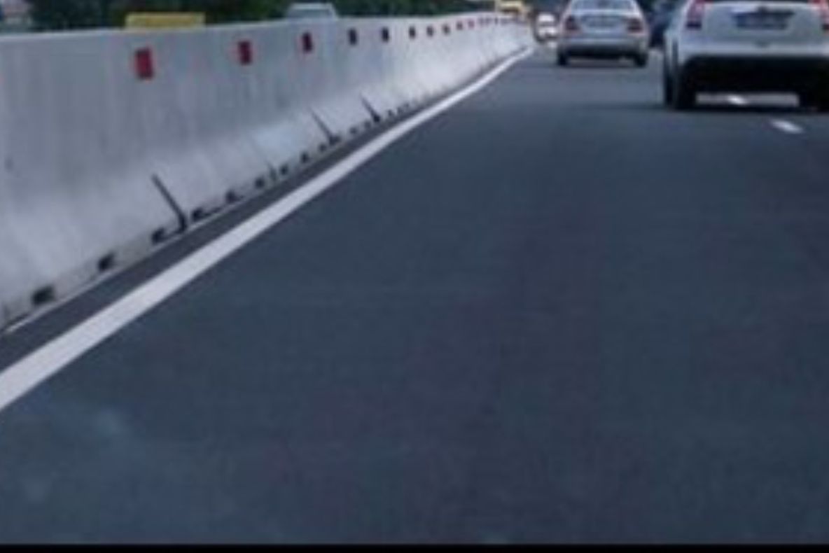 Atenție, șoferi! Se montează despărțitoare din beton pe mai multe drumuri naționale