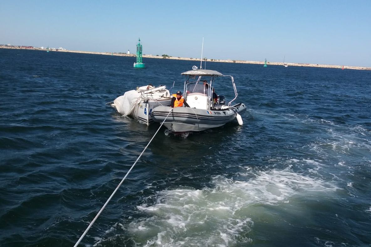 VIDEO| Două ambarcațiuni cu șapte persoane la bord, salvate pe Marea Neagră