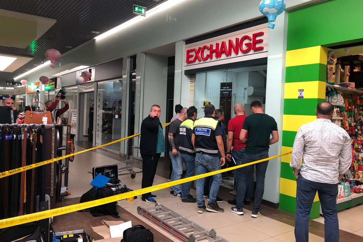Casă de schimb valutar spartă de hoți la Constanța