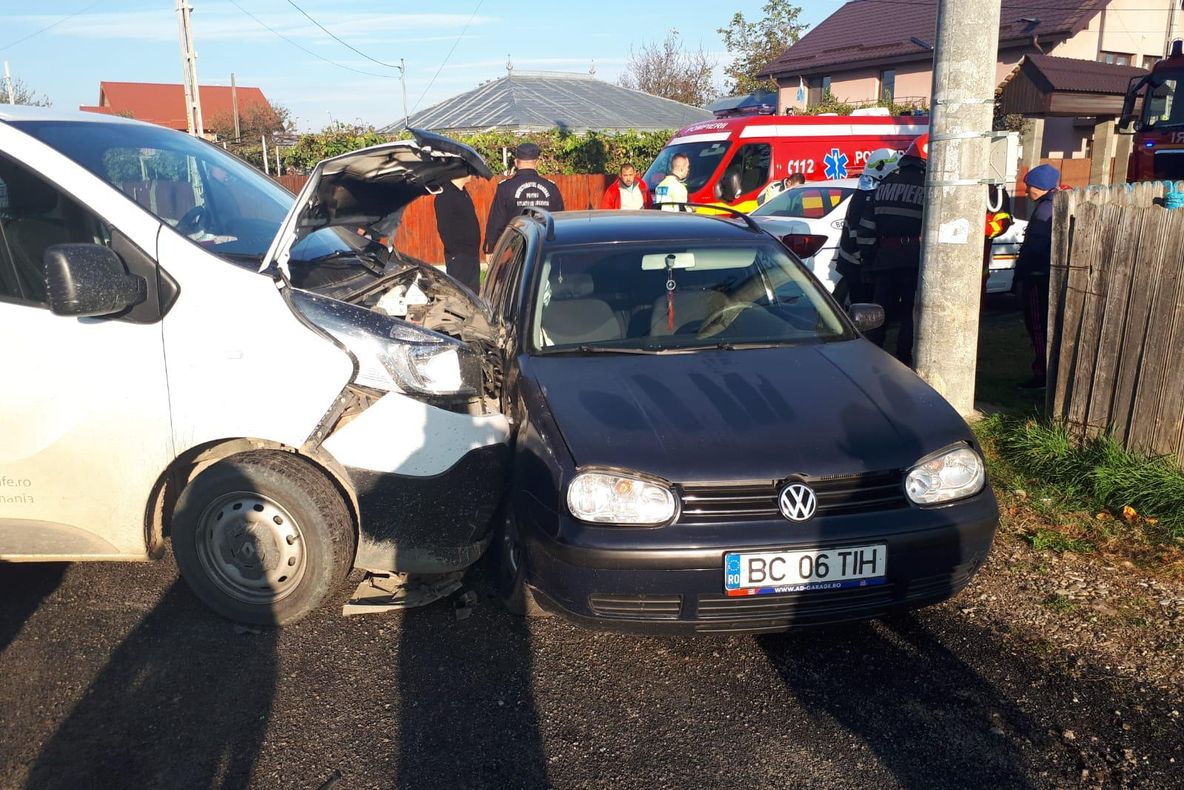Accident pe strada Mihai Vilteazu. Mașină proiectată într-o casă