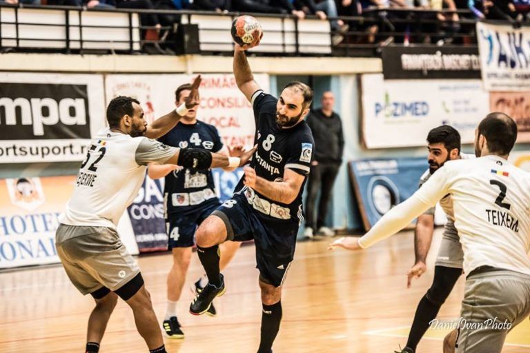 "Meciul ne dă încredere pentru returul cu Csurgo". HC Dobrogea Sud termină la egalitate meciul din deplasare cu CSM București