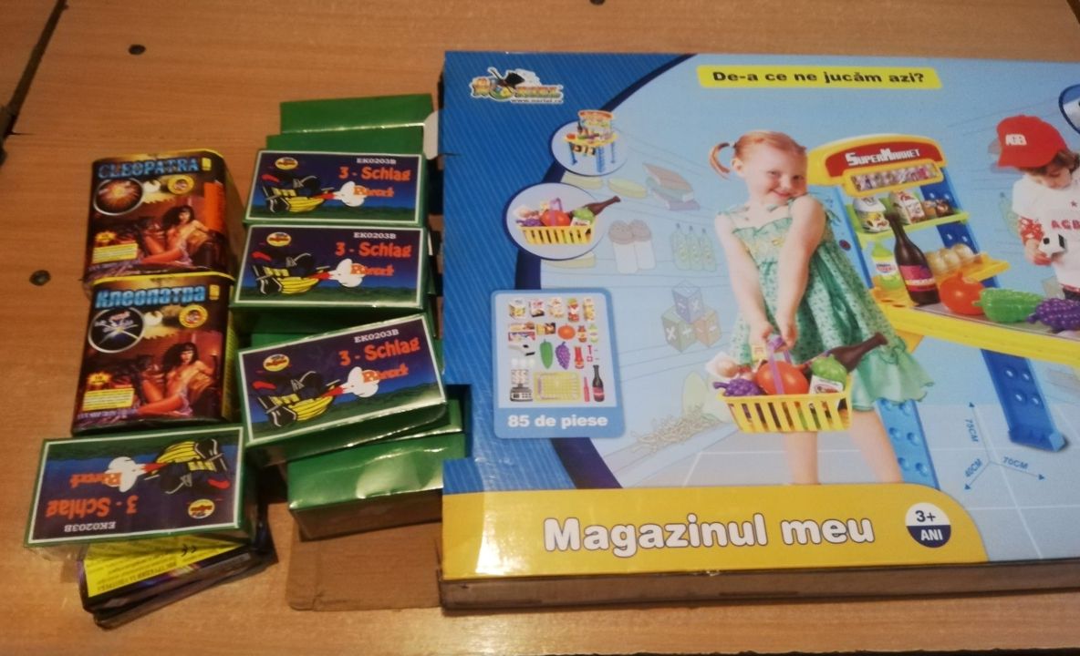 FOTO| Mii de articole pirotehnice, confiscate de polițiștii de frontieră constănțeni