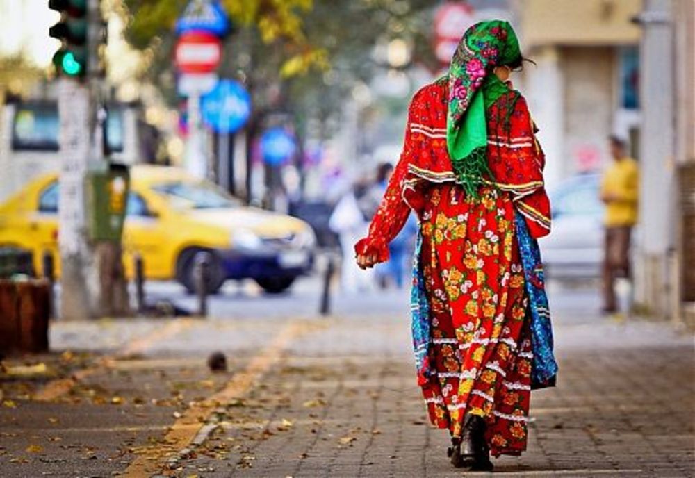 Vrăjitoarea i-a ghicit, de toţi banii!