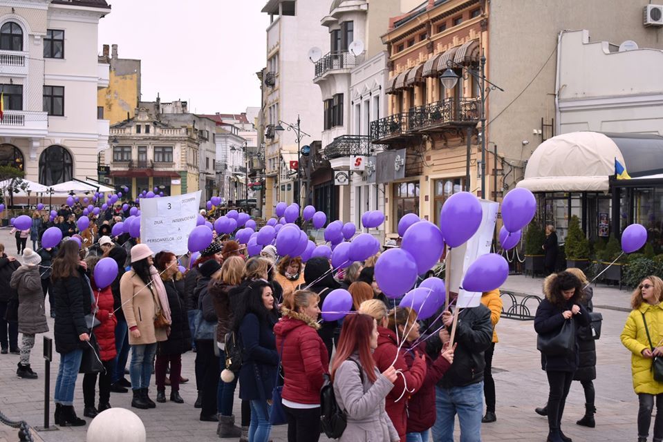 FOTO| „Dincolo de limite“. Marș pentru conștientizarea Zilei Internaționale a Persoanelor cu Dizabilități