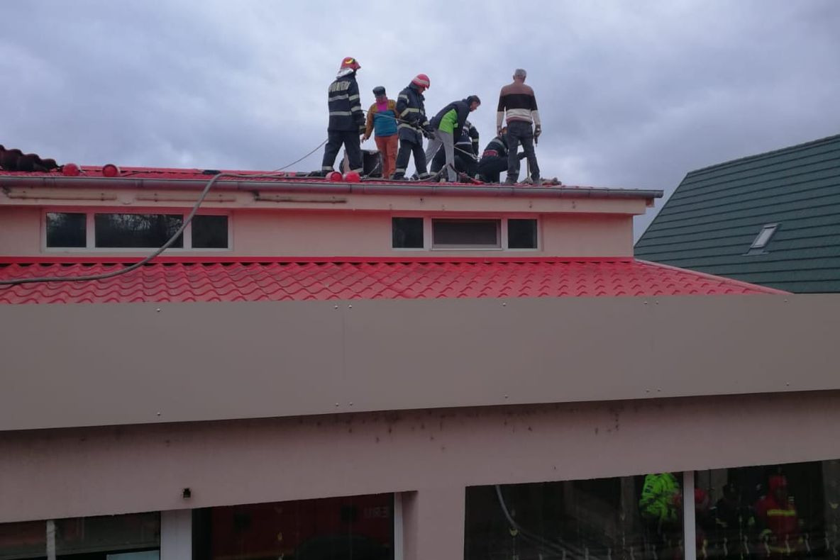 Foto| Incendiu la un hotel din Cernavodă