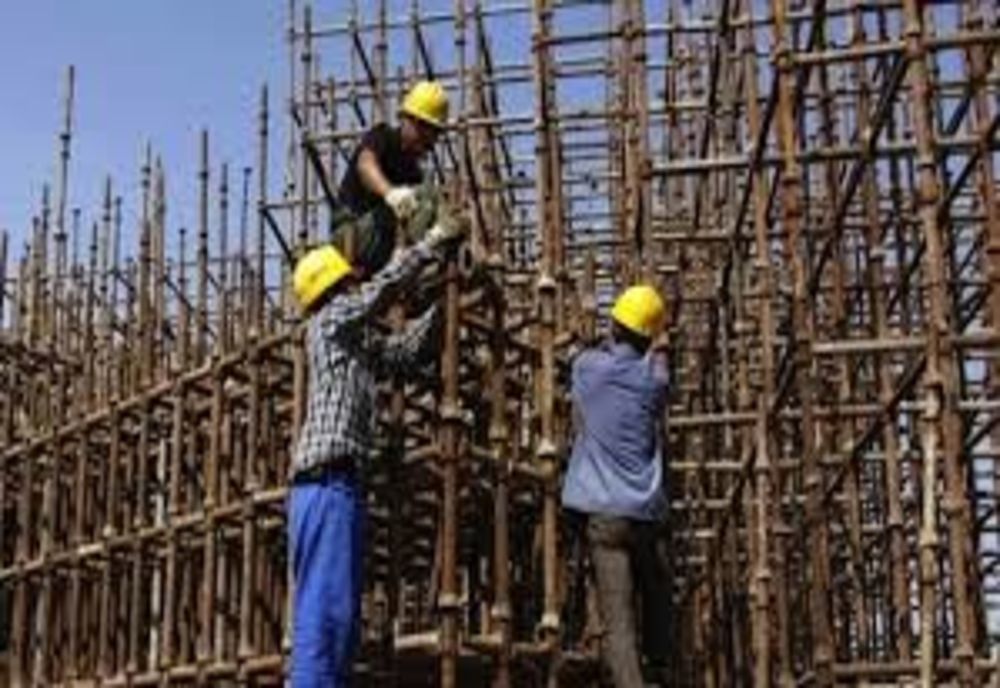 Marea Britanie închide ușa instalatorilor polonezi și constructorilor români