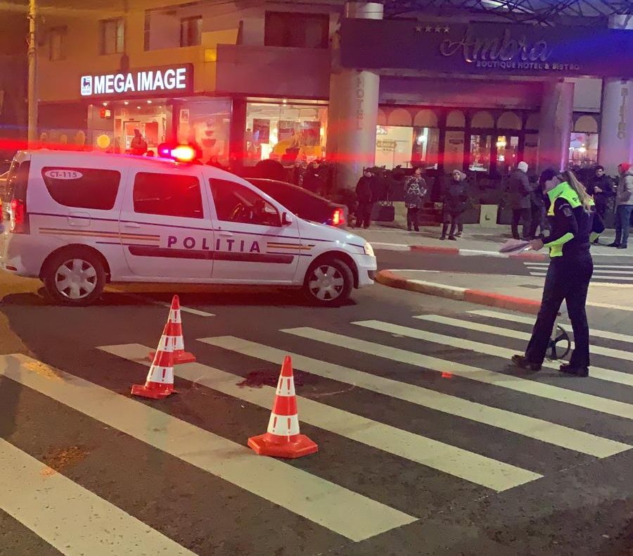 VIDEO| Un bărbat a murit după ce a traversat pe roșu