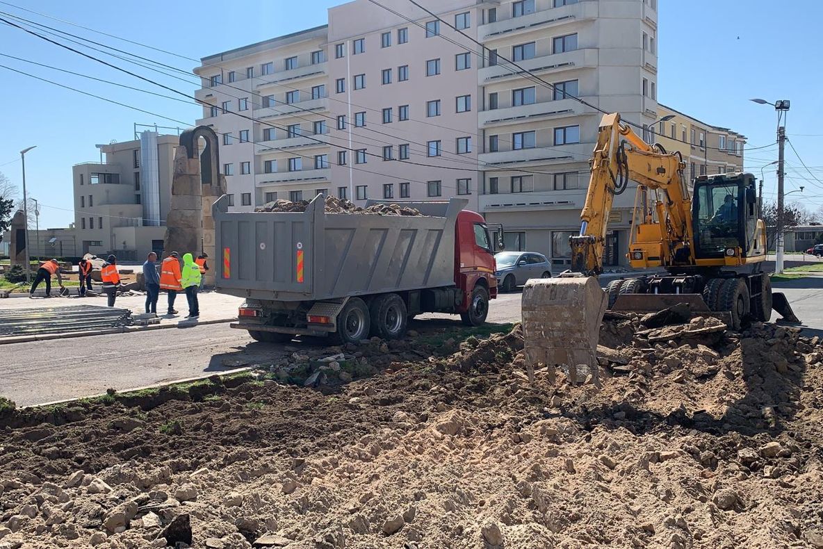 Mangalia. Au început lucrările de modernizare a Pieței Republicii 