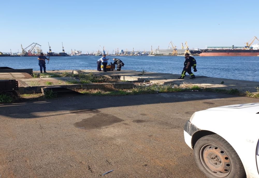  Intervenție în Portul Constanța. O persoană a căzut în mare