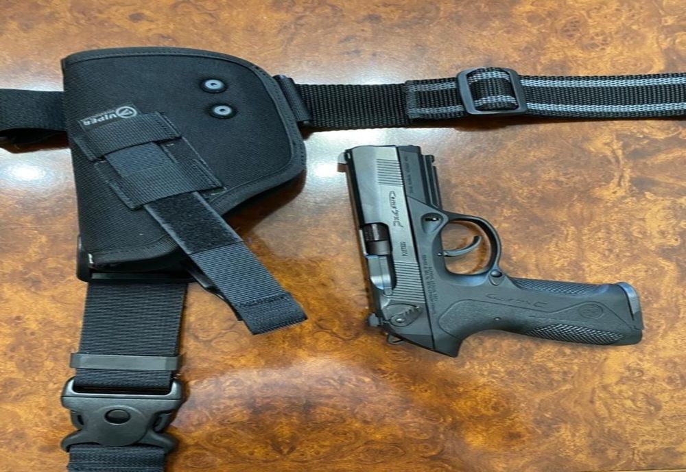 După mai bine de 46 de ani, pistoalele Carpați vor fi înlocuite cu BERETTA. Primele 5.000 vor ajunge, la polițiști, săptămâna viitoare