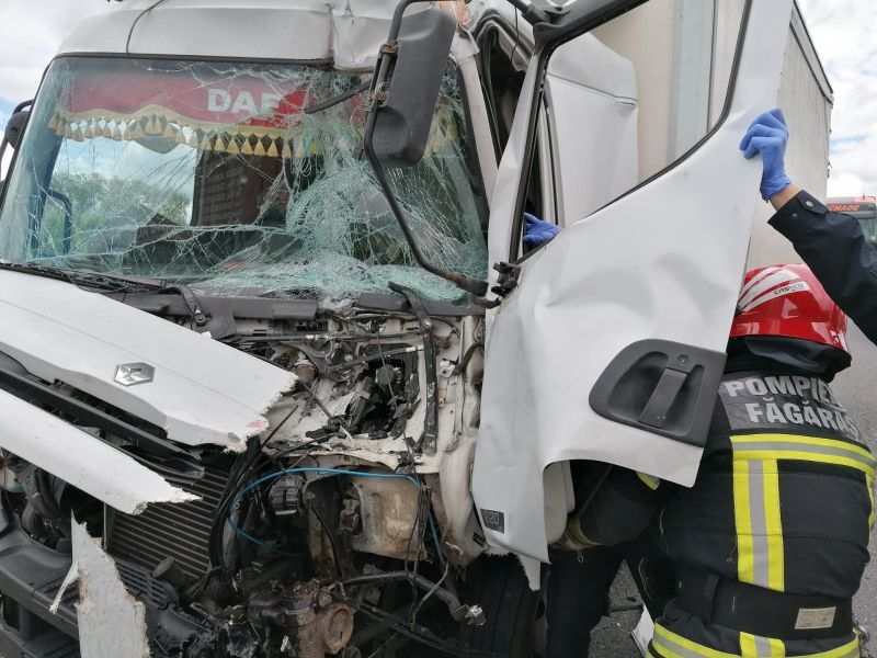 Femeie rănită după ce a fost lovită  pe trecerea de pietoni de un șofer de 19 ani