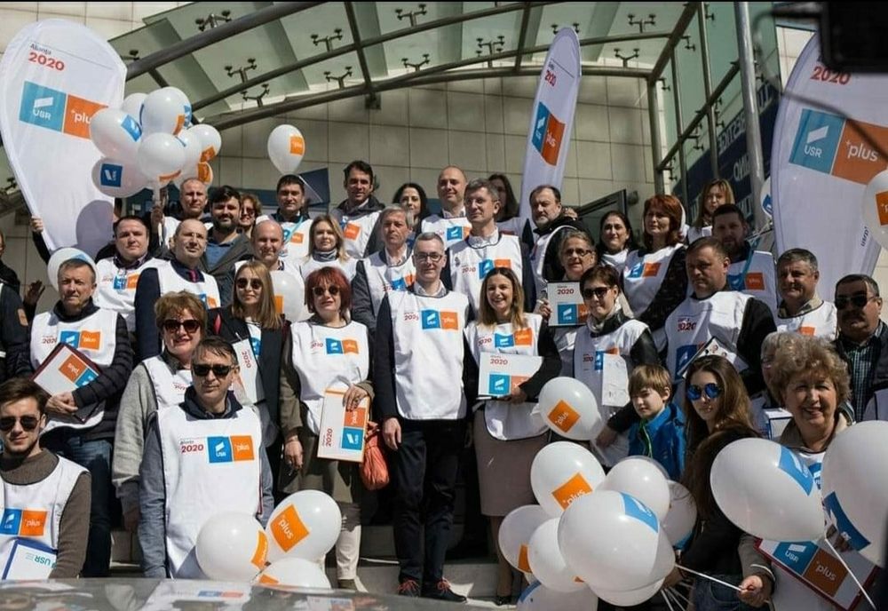 Fuziunea dintre USR şi PLUS, aprobată cu votul a peste 84% dintre membrii ambelor partide