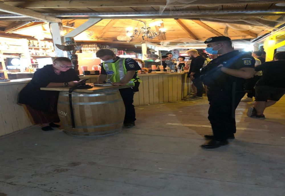 Amenzi de sute de mii de lei dupa aglomeratia pe litoral