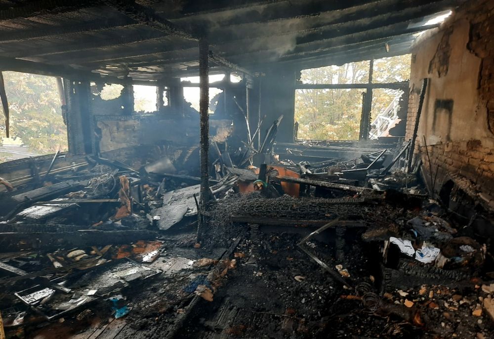 FOTO| Incendiu puternic în Constanța. Autoritățile în alertă