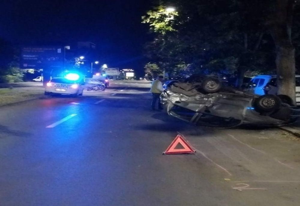 FOTO|  Vitezoman băut în trafic. A făcut praf patru mașini 