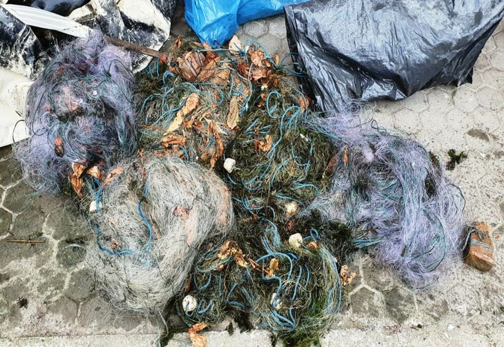 FOTO| Braconieri prinși la pescuit cu unelte interzise