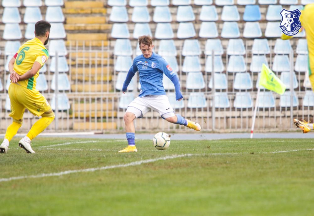 Farul mai face un pas greșit!