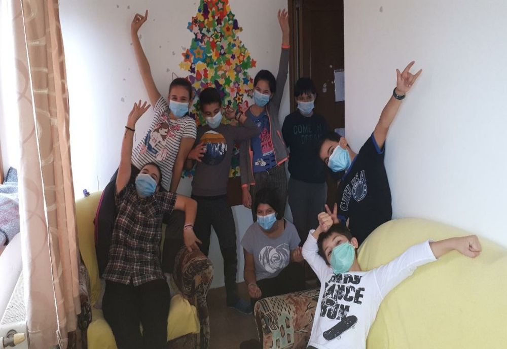 VIDEO| Campania „MOŞ CRĂCIUN FACE SCHIMB DE CADOURI! PUNE FAPTELE BUNE ÎN LUMINA SĂRBĂTORILOR! AJUTĂ-I SĂ CREADĂ ÎN MINUNI!“