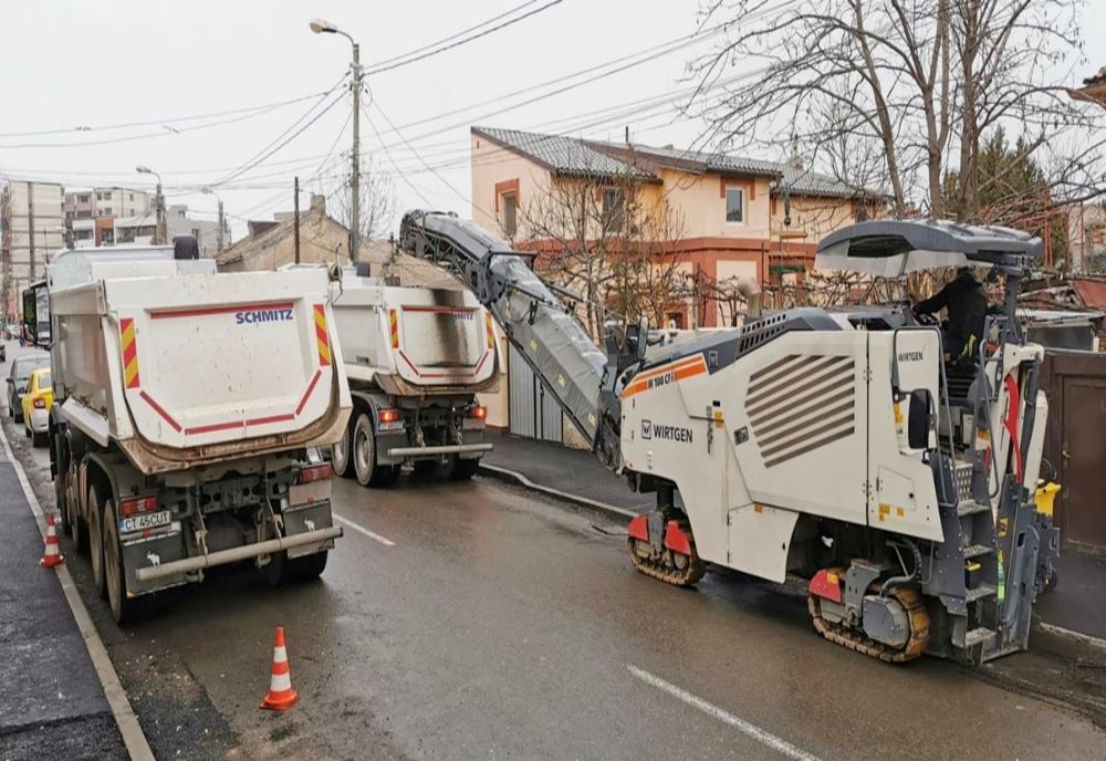 Infrastructură rutieră și pietonală, în curs de reabilitare, în mai multe zone din oraș