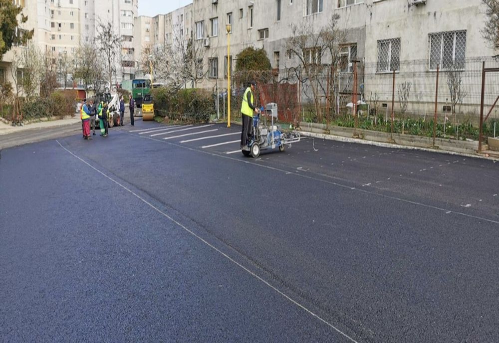 Noi locuri de parcare pentru locuitorii din zona Casa de Cultura