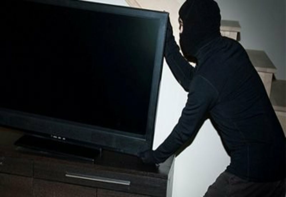 Le-au furat televizoarele și tabletele din casă