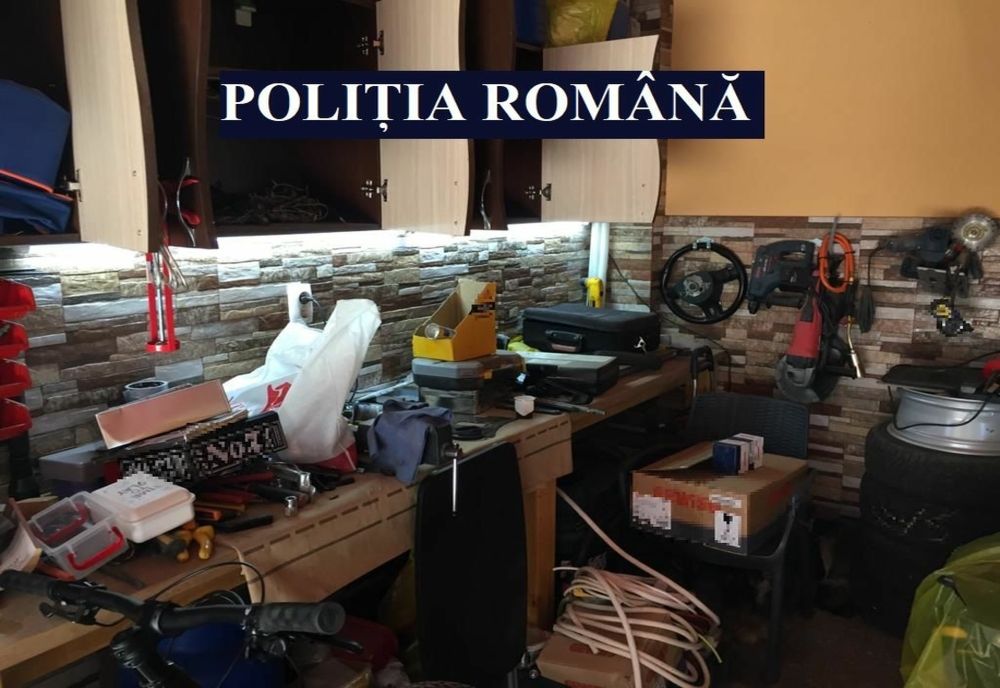 FOTO  VIDEO  57 de PERCHEZIȚII, într-un dosar  de furt, fraudă informatică, acces illegal la sistem informatic